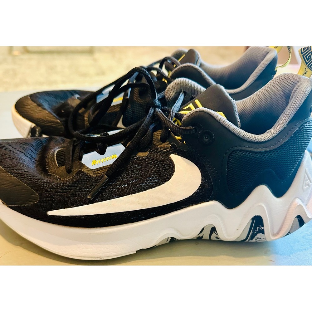 Nike‎ Giannis Immortality 2 Basketball Shoes Black White Low Top Size 7
